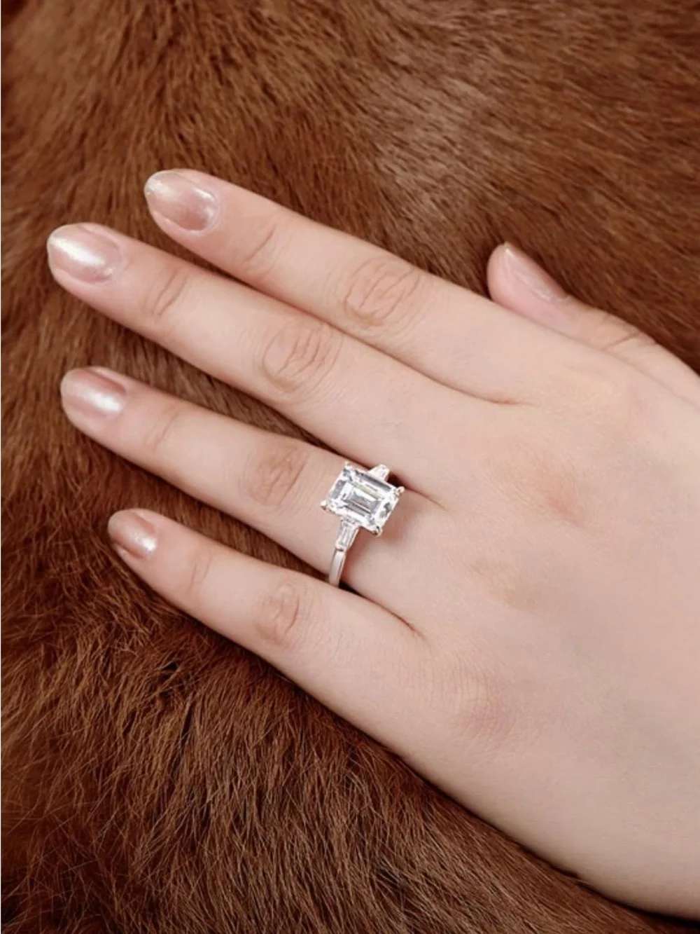 NWT Ainuoshi Emerald Cut Moissanite Three Stone Ring